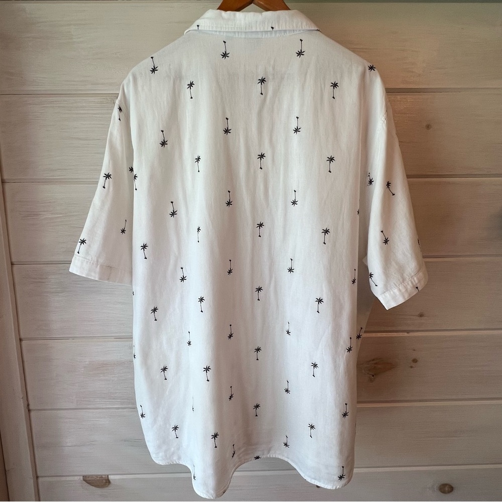 Disney Tropical Shirt Mickey Mouse Palms Button Up Off White Black XXL Junk Food - Picture 9 of 10